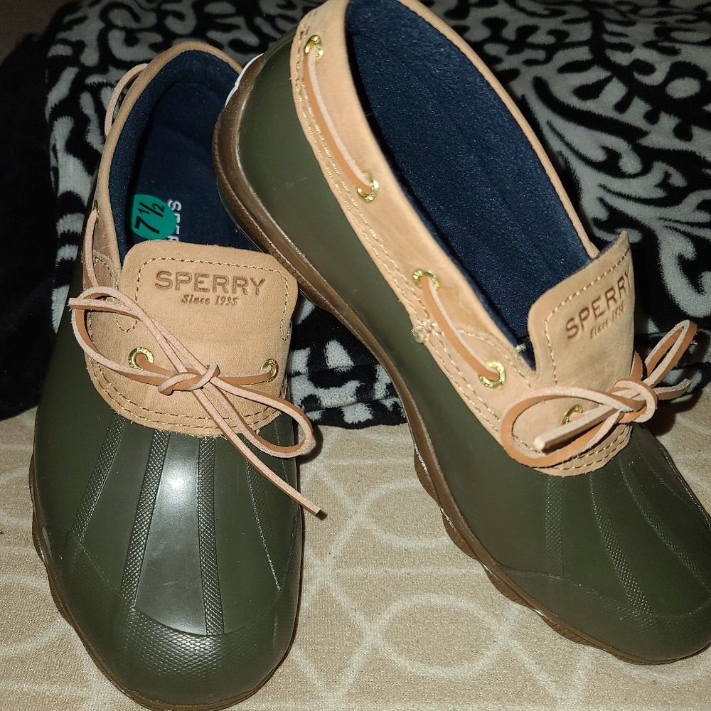 Sperry duck rain shoes